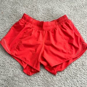 Lululemon Hotty Hots. I’m pretty sure these are carnation red!!